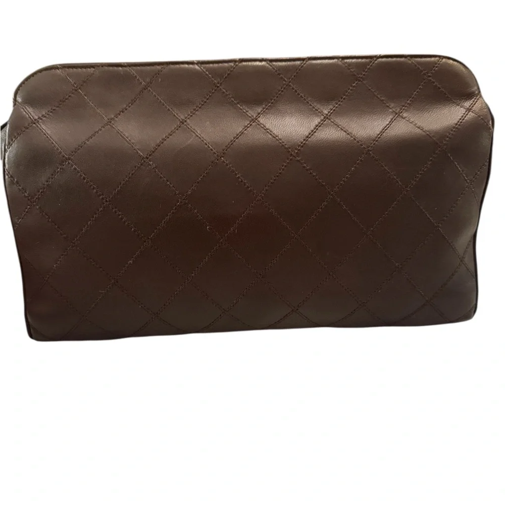 100% Authenric Chanel purse clutch in soft lambskin leather perfect condition - Picture 4 of 10